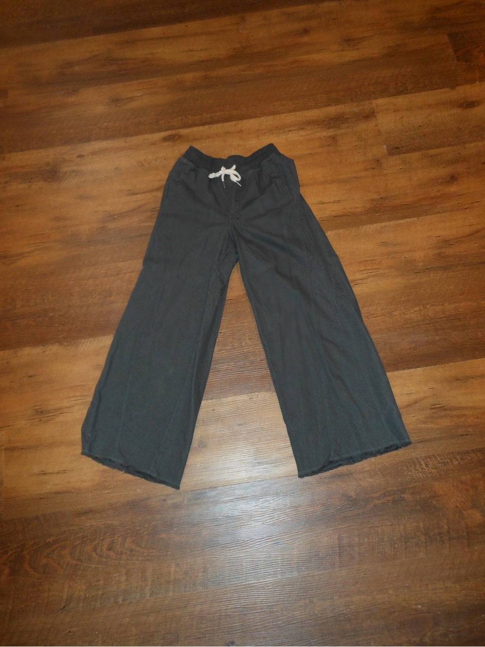 aerie Gray Wide-Leg Pants with White Drawstring